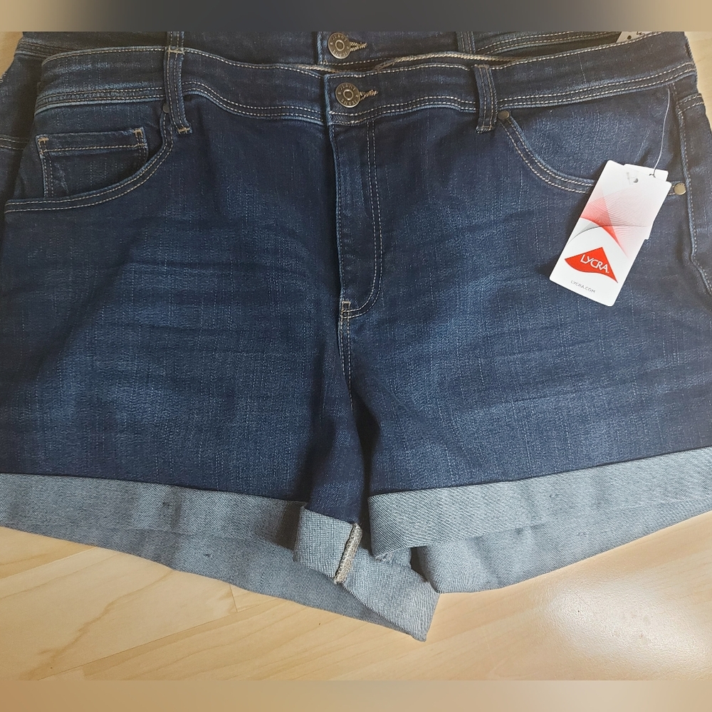 NEW WITH TAGS REITMANS SHORTS BUNDLE! - Picture 5 of 6